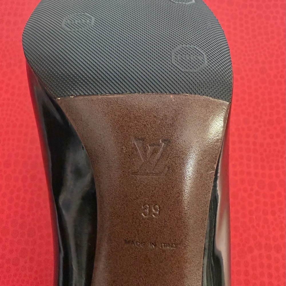 Louis Vuitton Madeleine Black Patent Leather Pumps - Picture 8 of 8